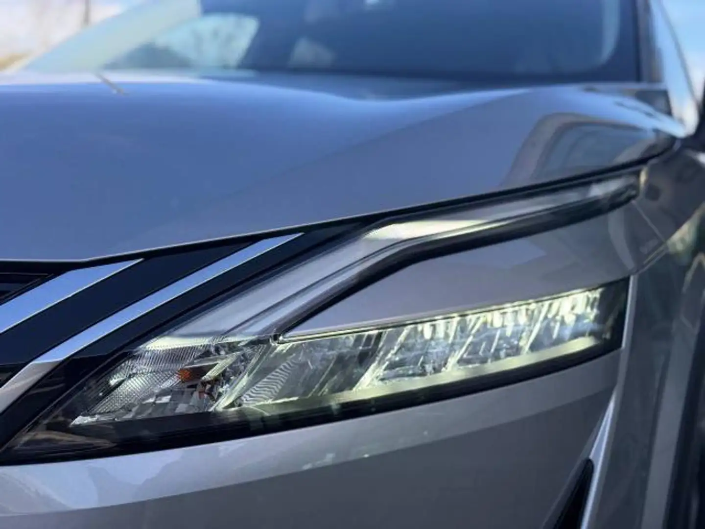 Nissan Qashqai 1.3 mhev N-Connecta 2wd 140cv Grijs - 2