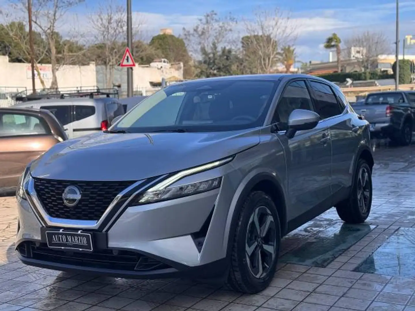 Nissan Qashqai 1.3 mhev N-Connecta 2wd 140cv Grijs - 1