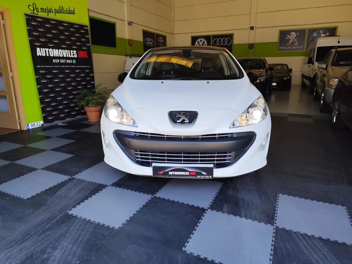 Peugeot 308 1.6 THP GT 175 Blanc - 1