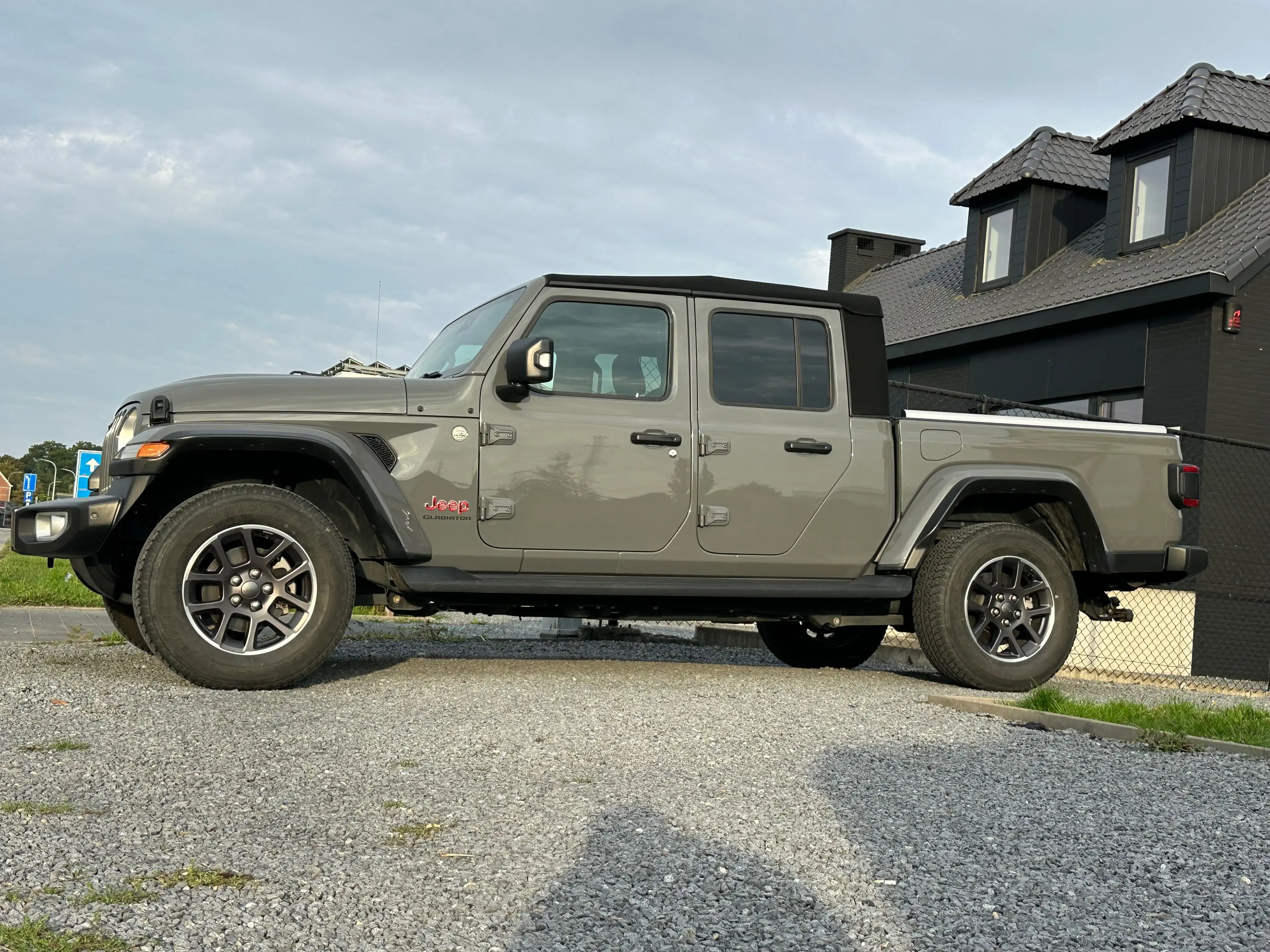 Jeep Gladiator Gladiator 3.0 V6 4WD Overland *Hardtop*adapt cruise controle*Full* — photo 5