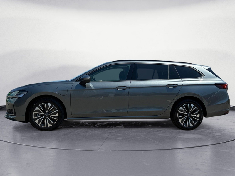 Skoda Superb Combi Selection 1,5 TSI iV 6-Gang-DSG — photo 4