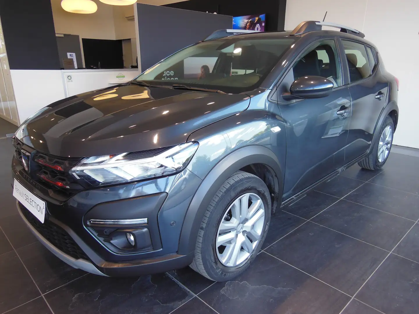 Dacia Sandero Stepway 1.0 TCe Stepway Comfort - GARANTIE 2027 Grijs - 2