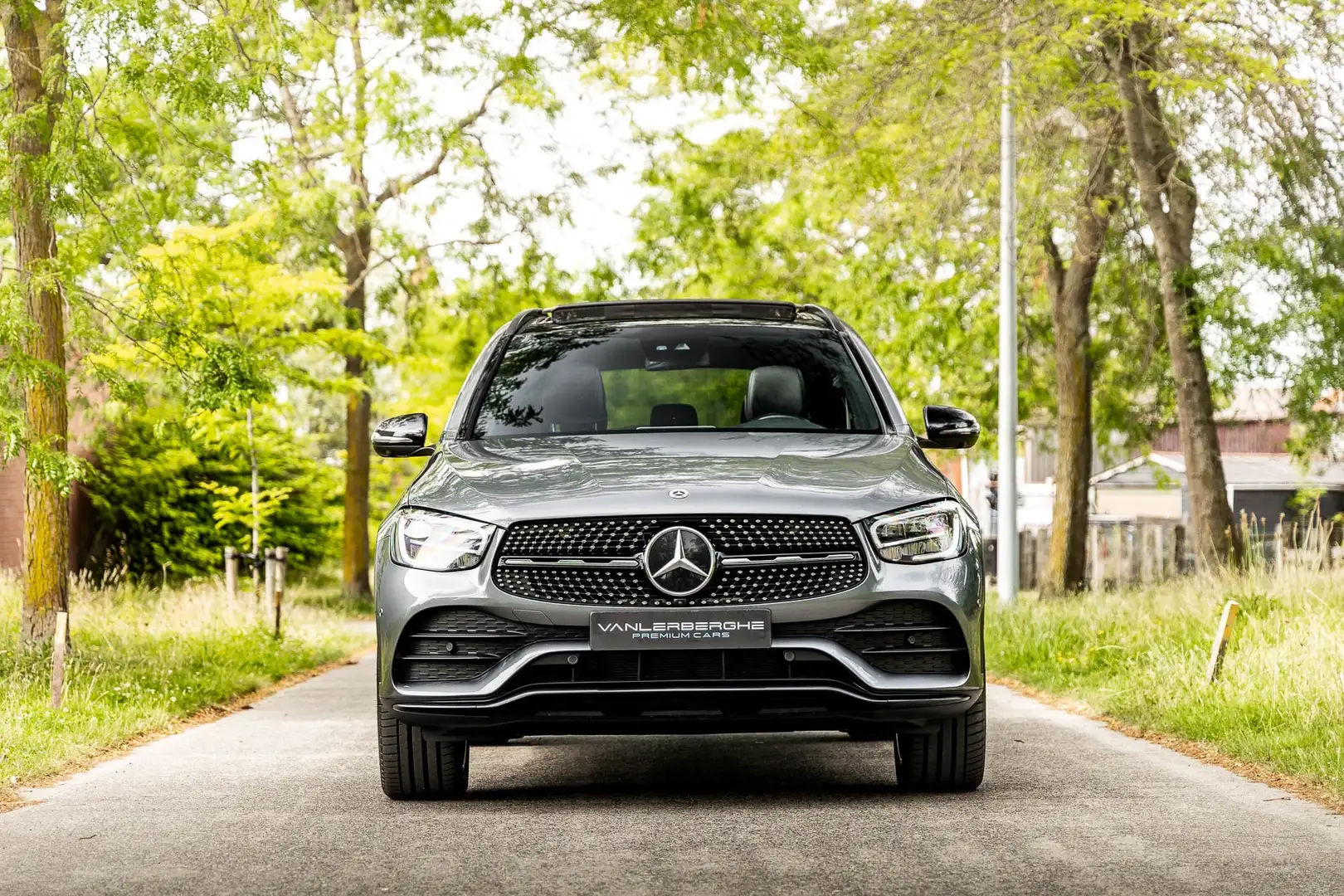 Mercedes-Benz GLC 300 de 4-Matic AMG * Pano * 360 * LED * Mem Seats * Gris - 2