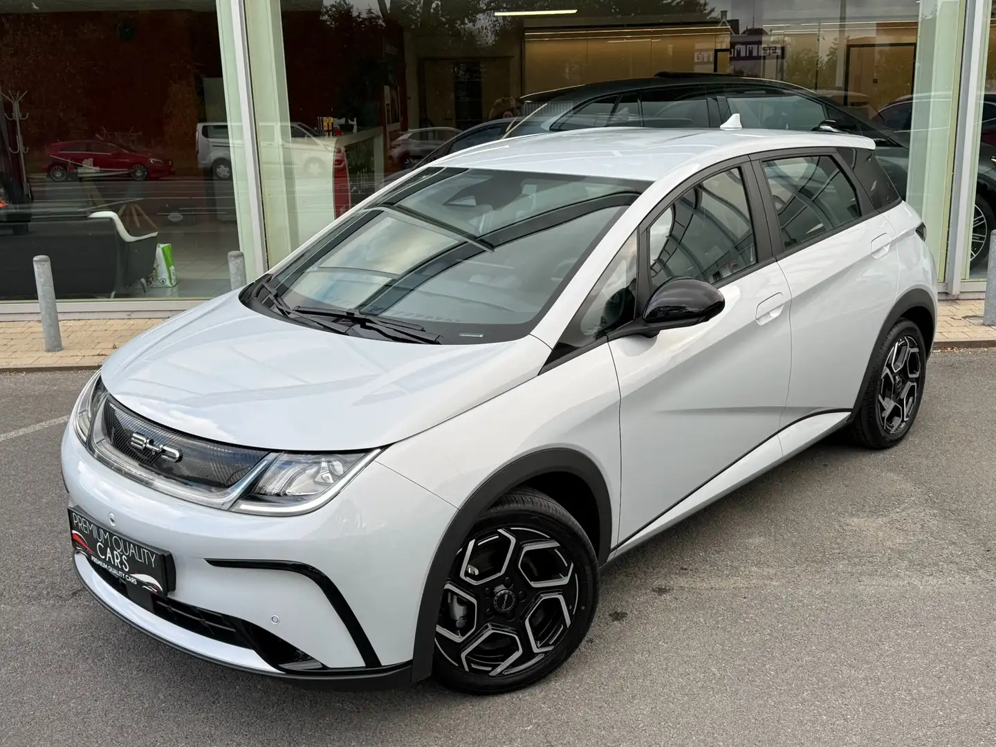 BYD Dolphin COMFORT / 360°CAM / 60 KWH /CARPLAY / KEYLESS / Wit - 2