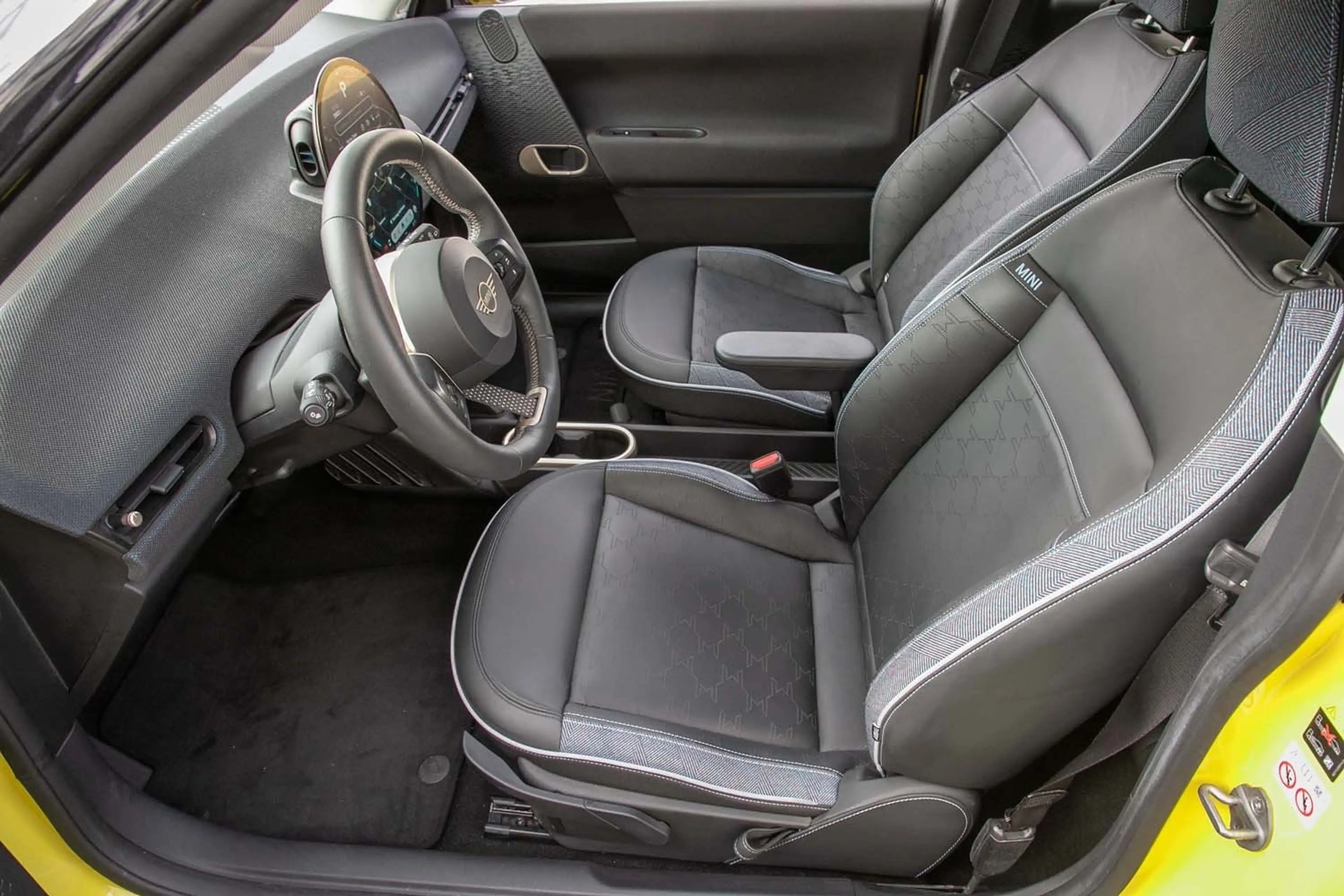 MINI Cooper SE HeadUp Pano Sitzhzg Rkam LED Komfort — photo 9