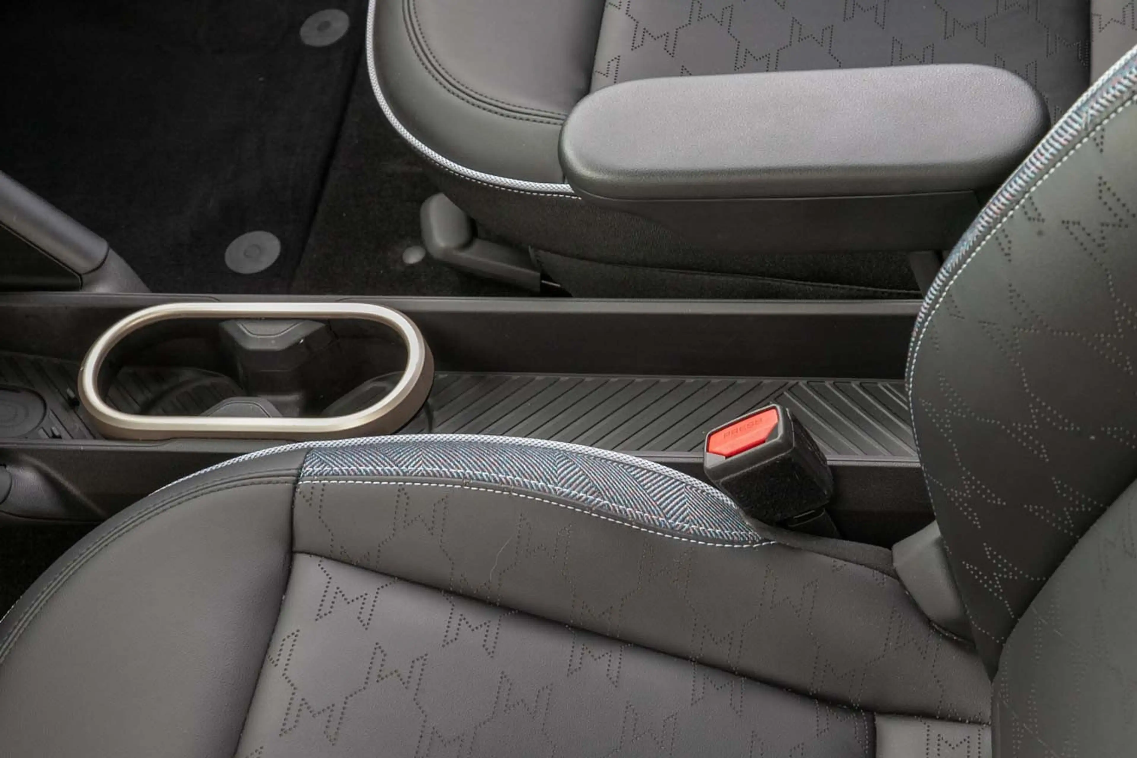 MINI Cooper SE HeadUp Pano Sitzhzg Rkam LED Komfort — photo 10