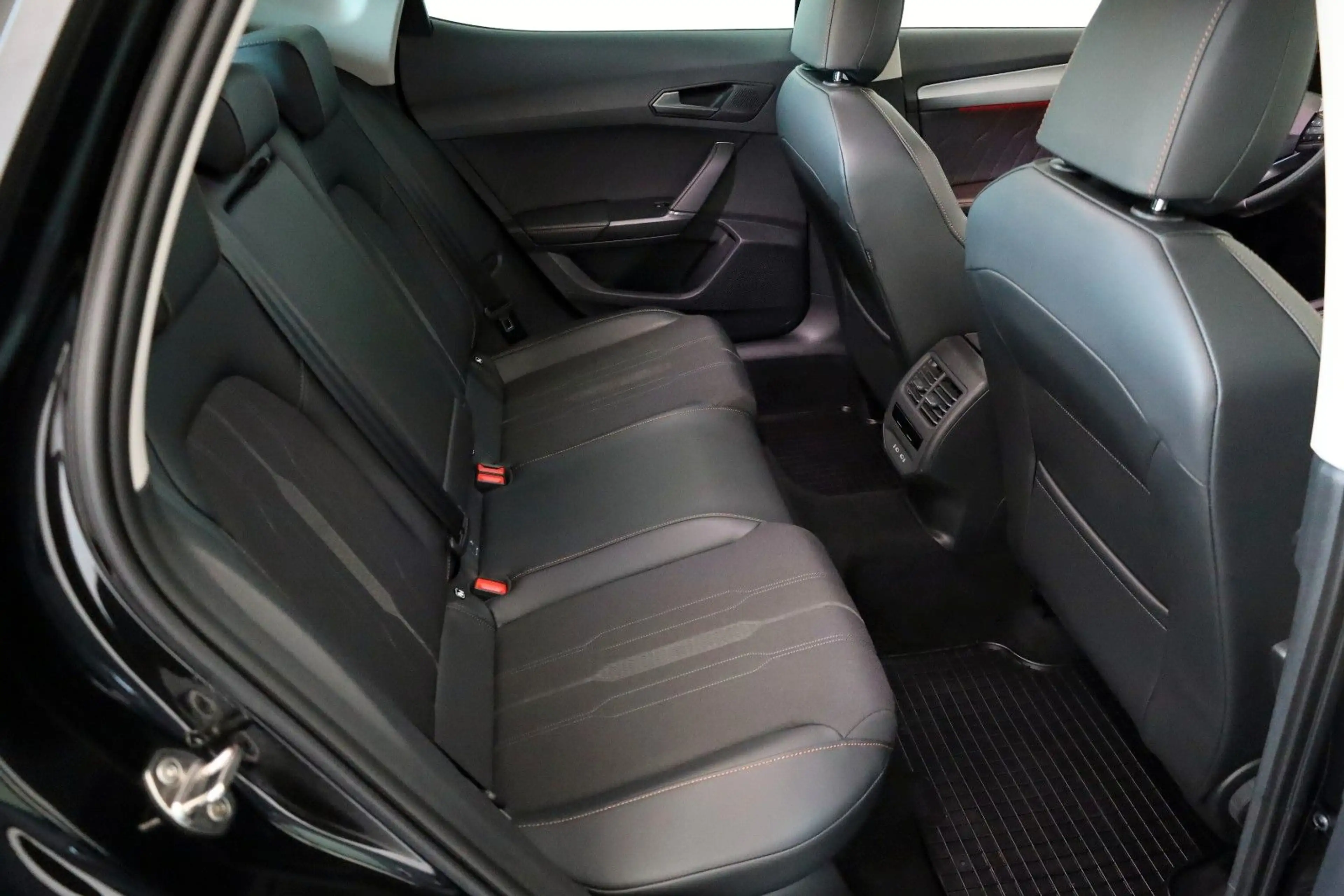 CUPRA Formentor e-Hybrid T.Leder,Navi,LED,ACC,AppleCar — photo 6