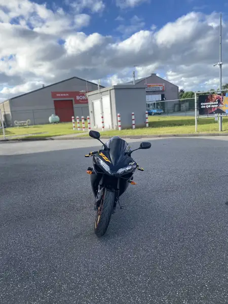 Yamaha YZF-R1 - foto 4