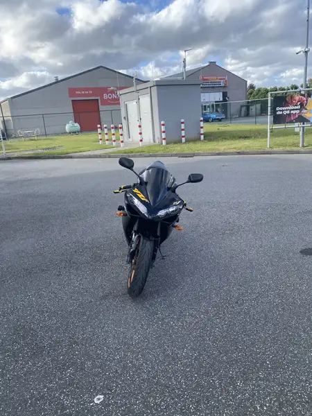 Yamaha YZF-R1 - foto 5