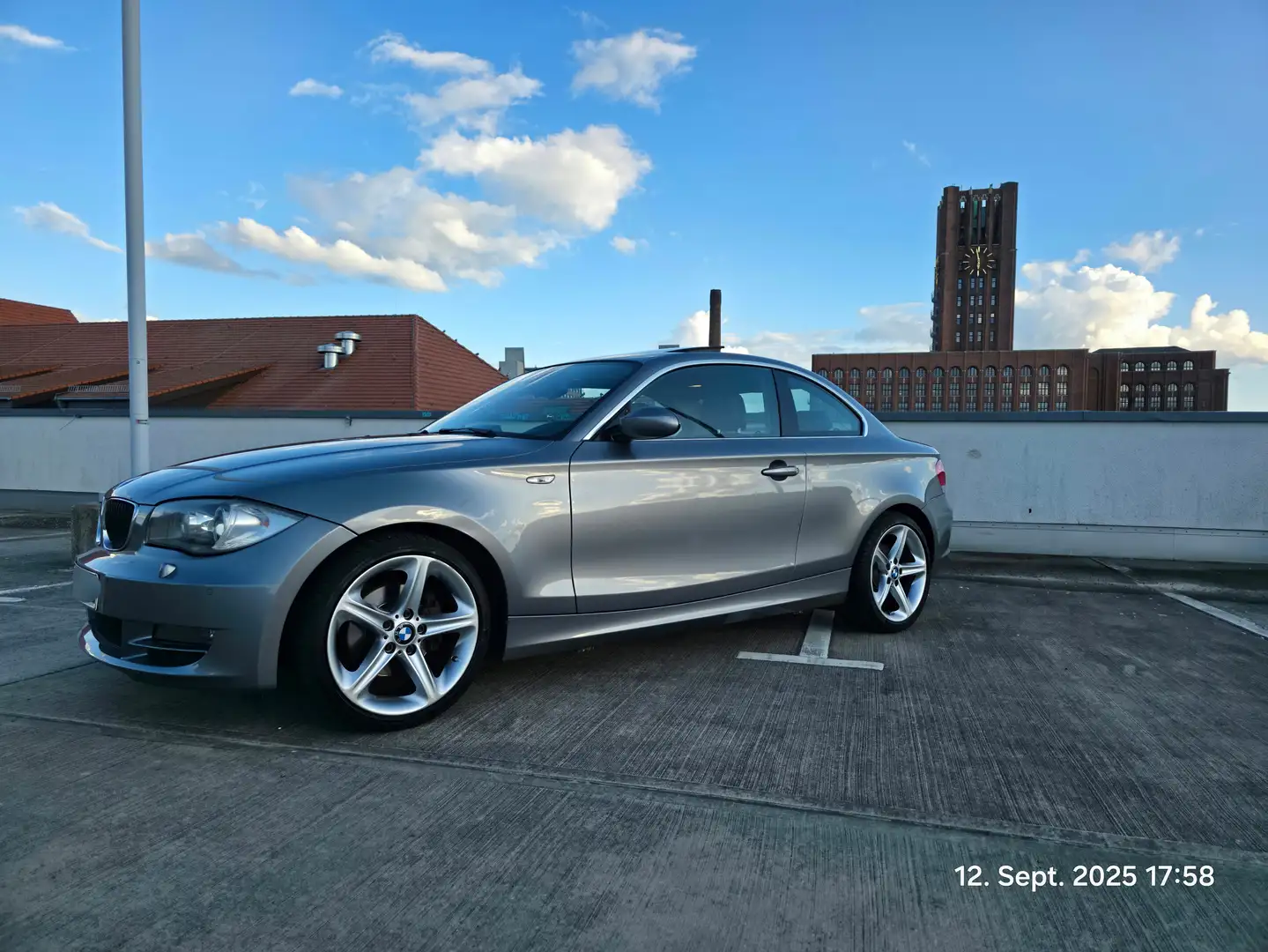 BMW 125 125i Coupe Aut. Grau - 1