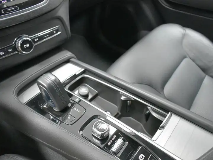 Volvo XC90 2021, foto 17