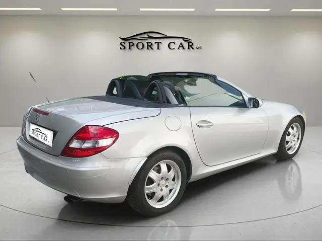 Mercedes-Benz SLK view 5
