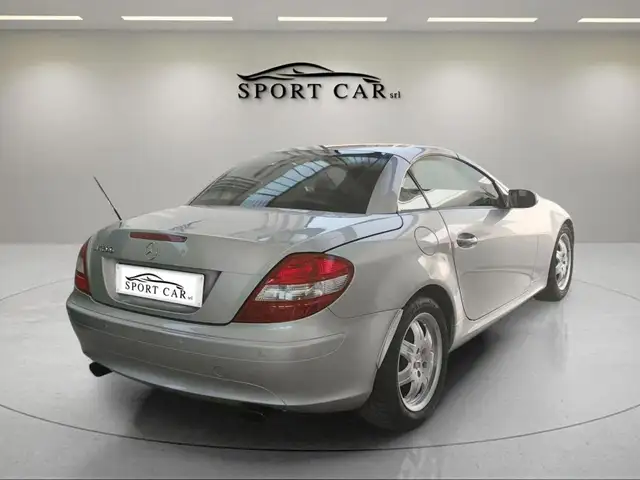 Mercedes-Benz SLK view 4