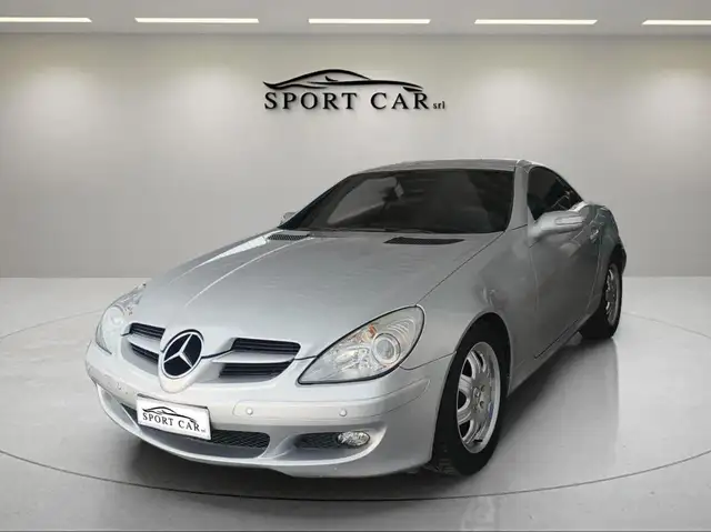 Mercedes-Benz SLK view 2