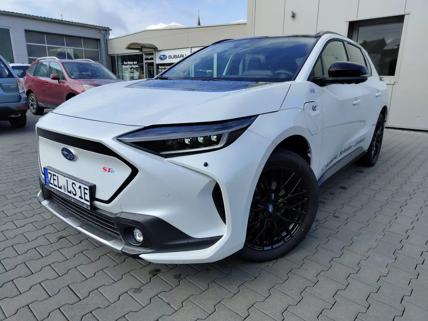 Subaru Solterra PLATINUM PLUS*STE*3-PHASIG*8 J. GARANTIE*AB 1,99%* Weiß - 1