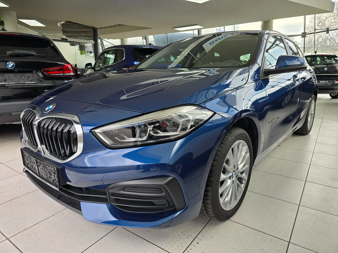 BMW 118 i  Aut. Komfortzugang/Adaptiver LED/Navigation Blau - 1