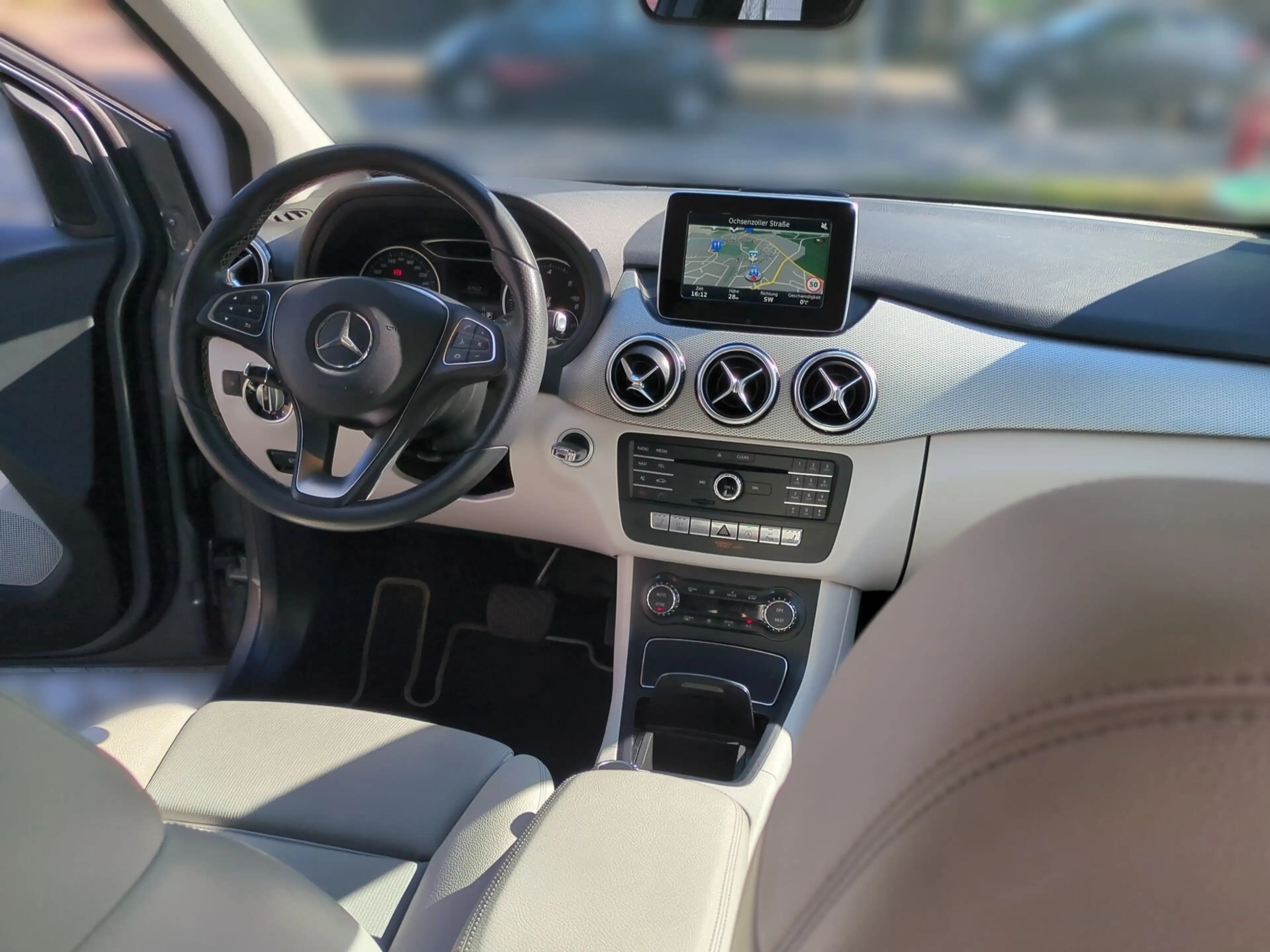 Mercedes-Benz B 220 d CDI Urban AUT+LED+Navi+Standh.+PDC — photo 12