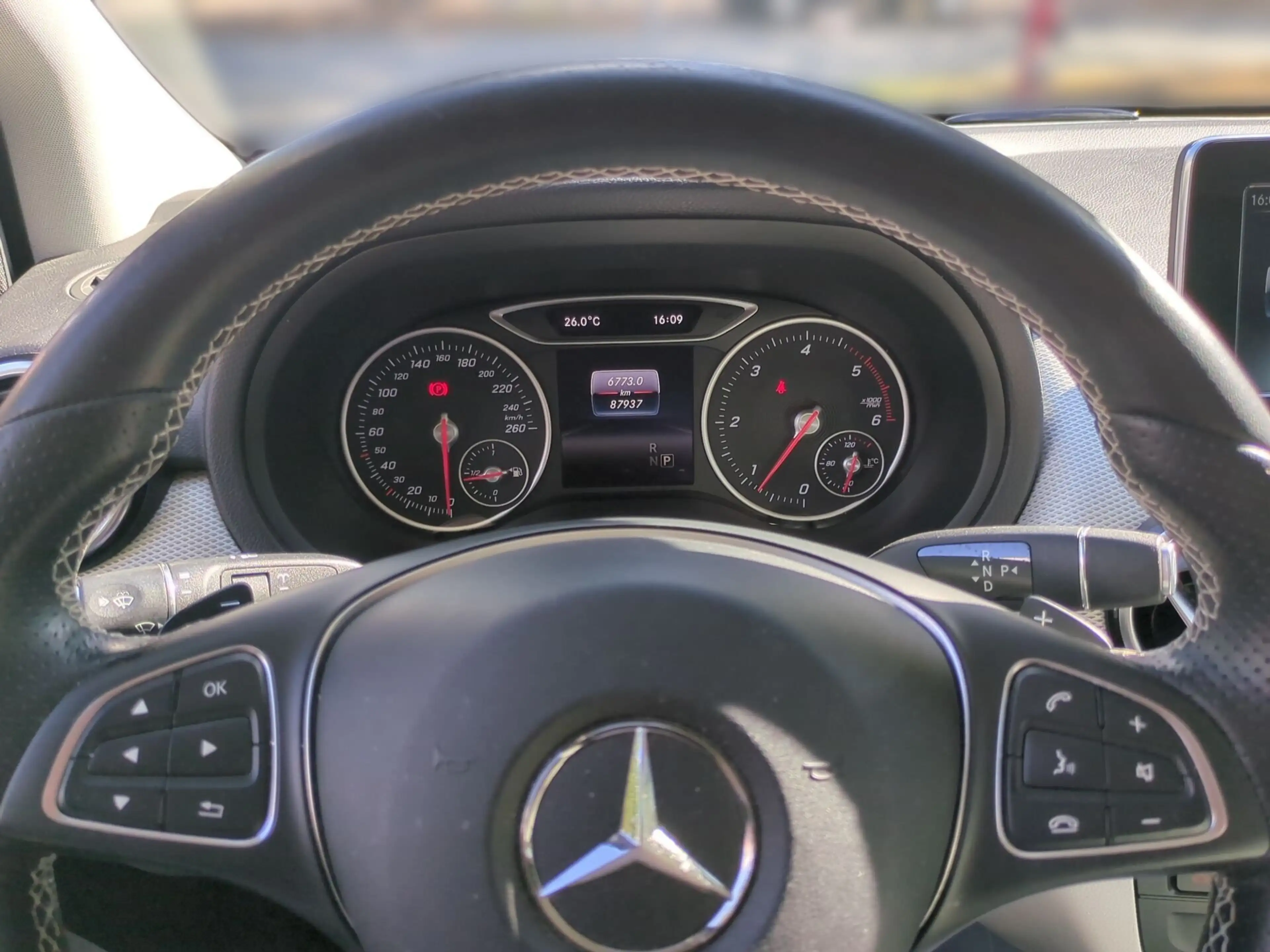Mercedes-Benz B 220 d CDI Urban AUT+LED+Navi+Standh.+PDC — photo 10