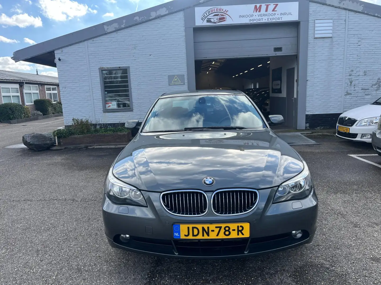 BMW 523 5-serie 523i Executive Ketting VV / Nieuwe APK / D Grijs - 2