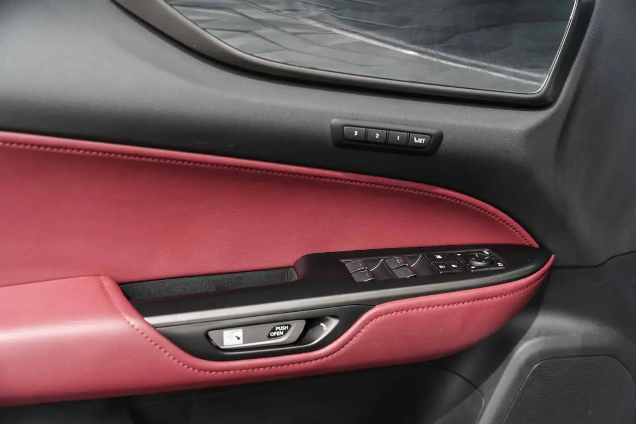 Lexus NX снимка Lexus NX