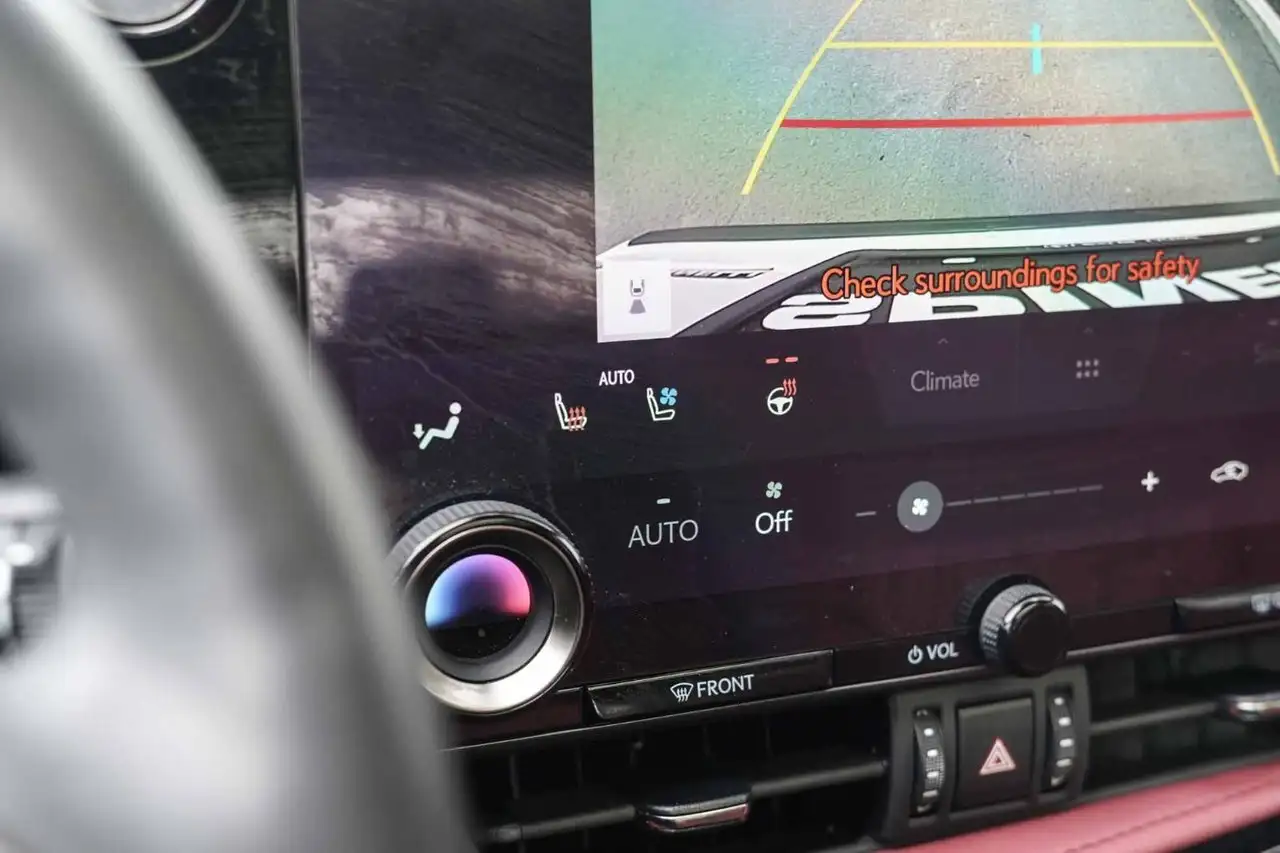 Lexus NX снимка Lexus NX