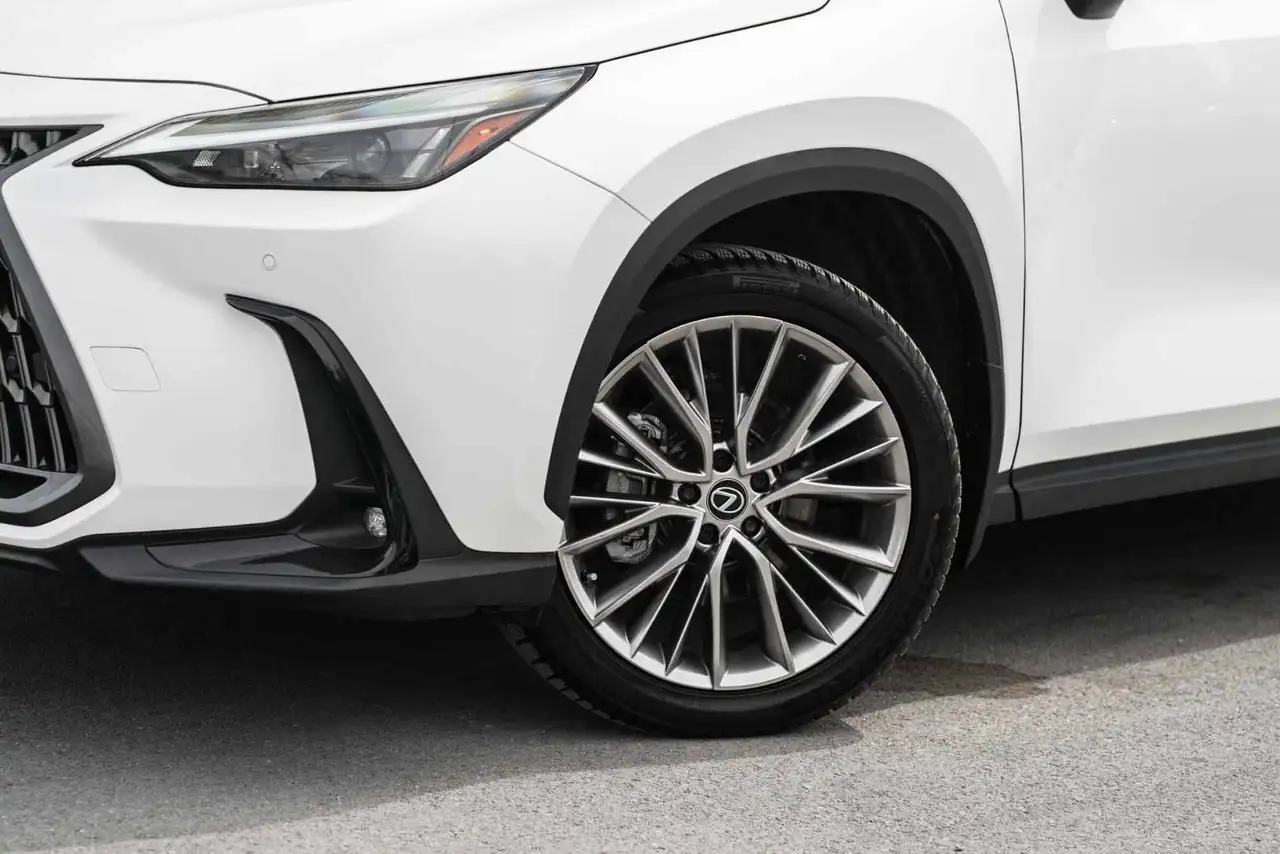Lexus NX снимка Lexus NX