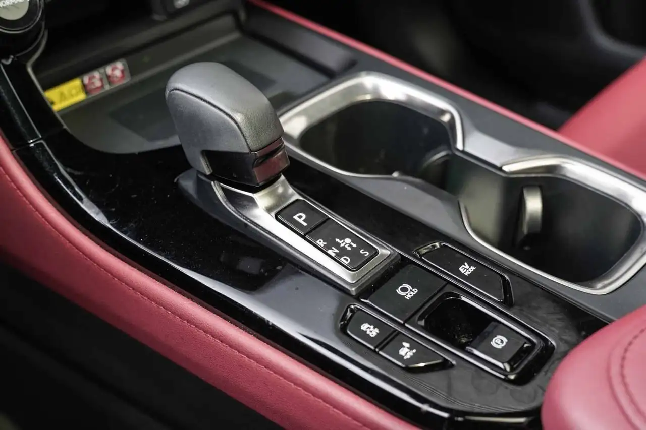 Lexus NX снимка Lexus NX