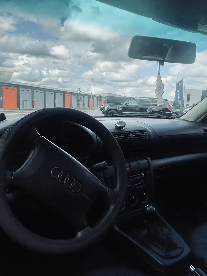 Audi A4 1.6, foto 9