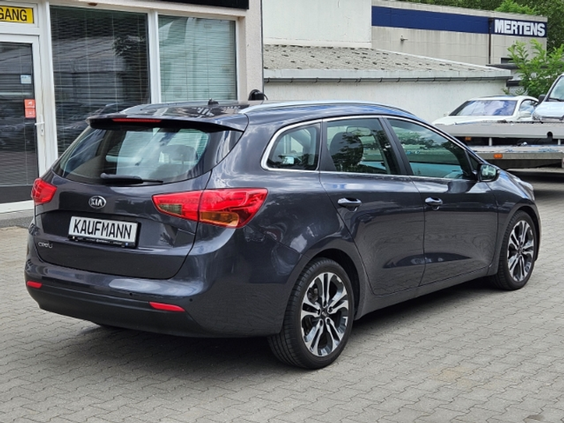 Kia Ceed SW / cee'd SW Sportswagon — photo 4