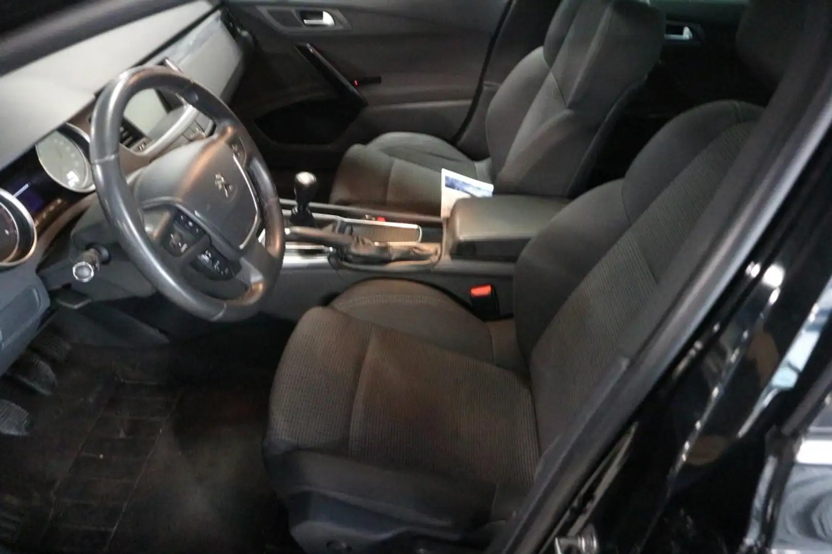 Peugeot 508 SW 1.6 BlueHDi Blue Lease Executive Pack / FULL OP Černá - 2