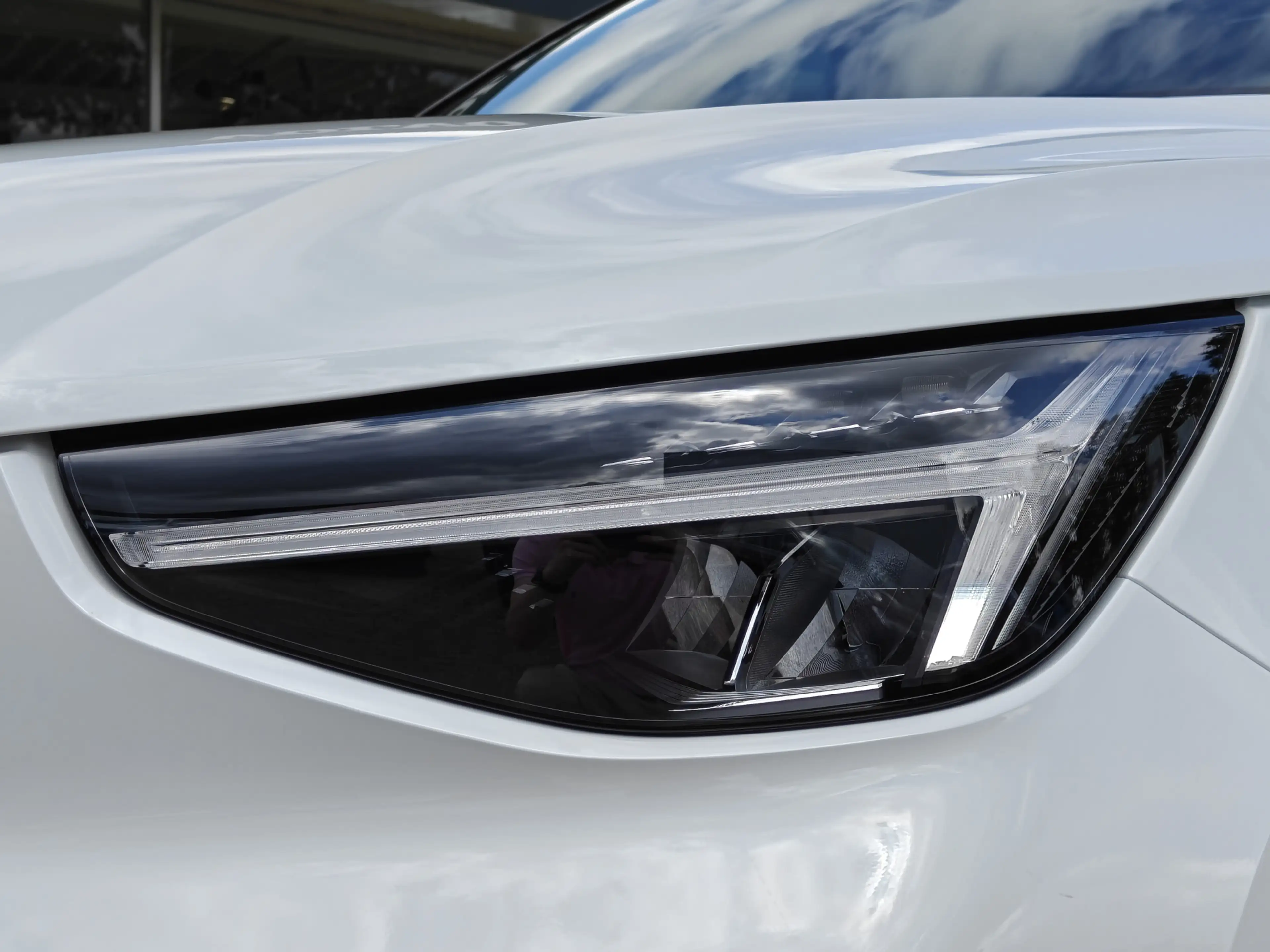 Volvo EX40 252PK Extended Range Plus Black Ed. 82 kWh | BLIS — photo 3