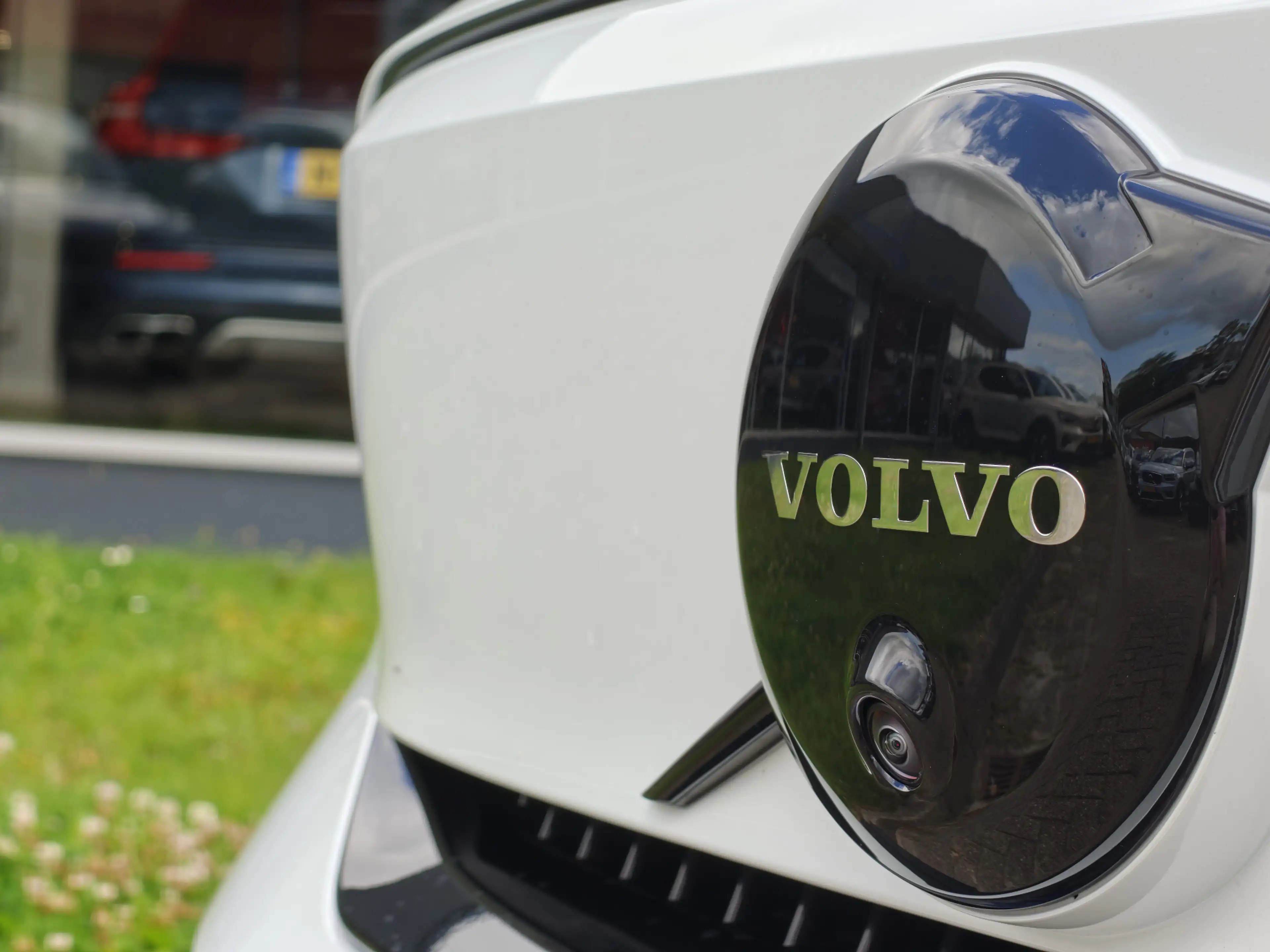 Volvo EX40 252PK Extended Range Plus Black Ed. 82 kWh | BLIS — photo 4