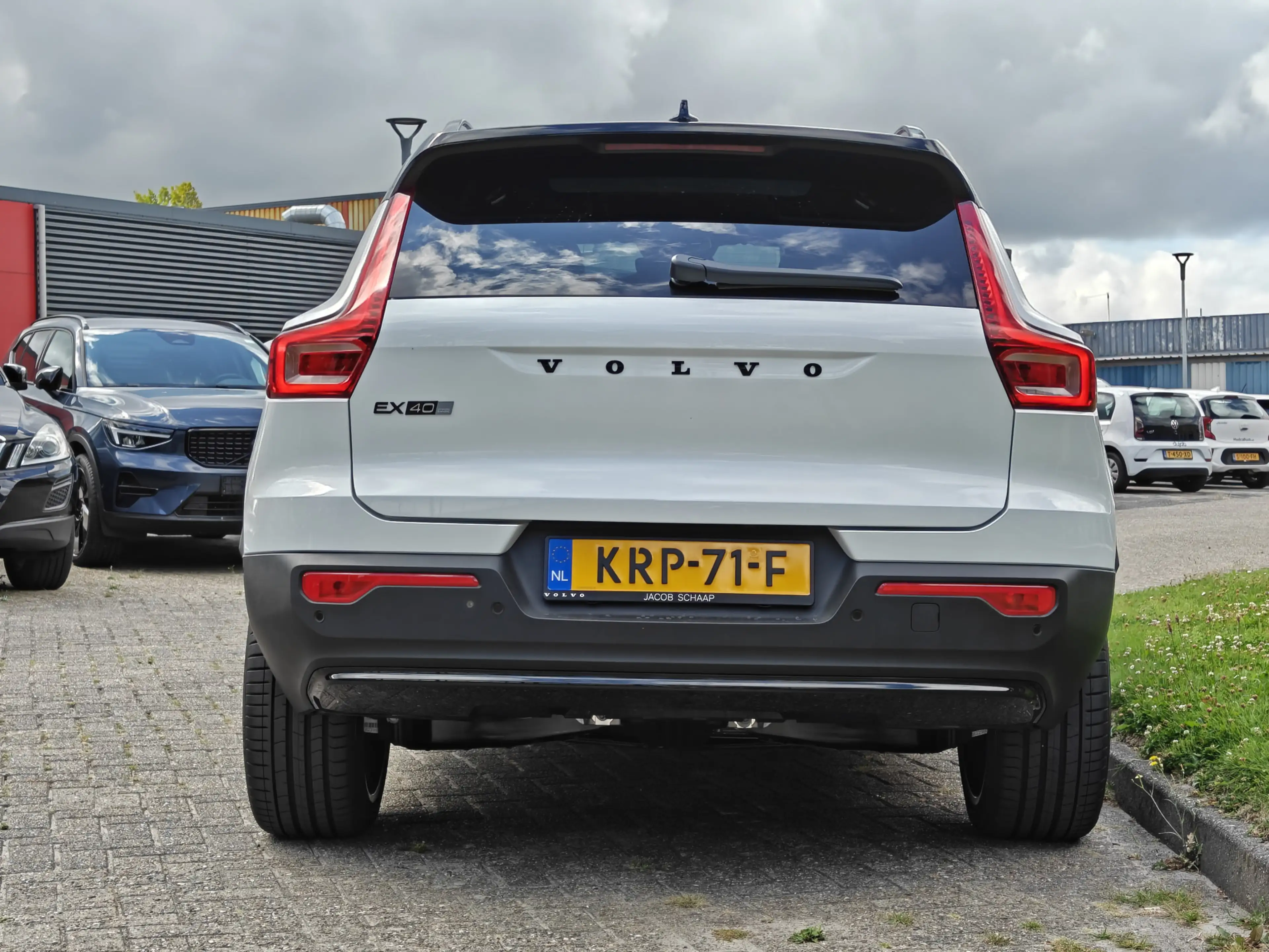 Volvo EX40 252PK Extended Range Plus Black Ed. 82 kWh | BLIS — photo 10