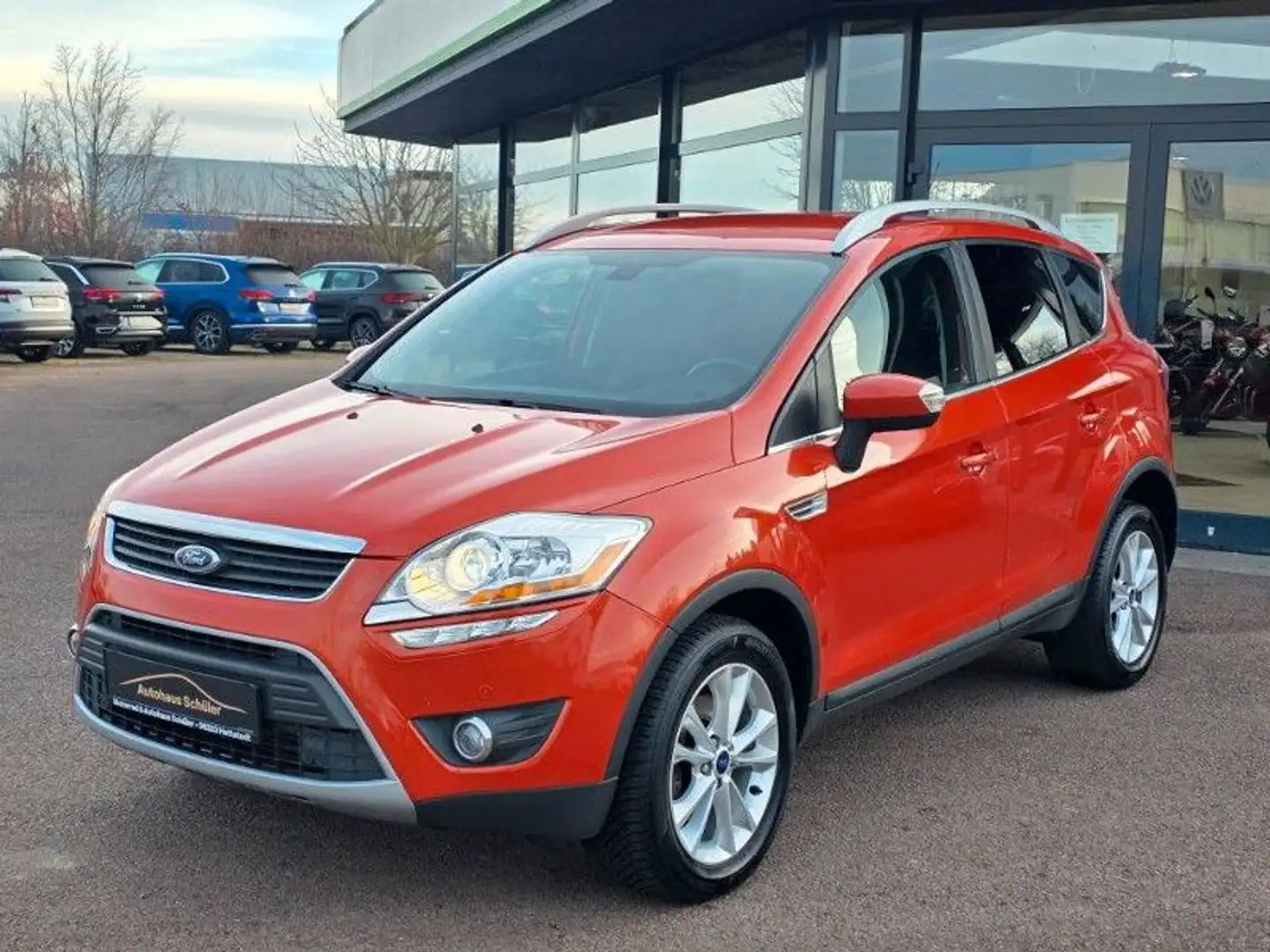 Ford Kuga 4x2 2.0 TDCI Titanium +Klima+SHZ+AHK+PDC+ Orange - 1