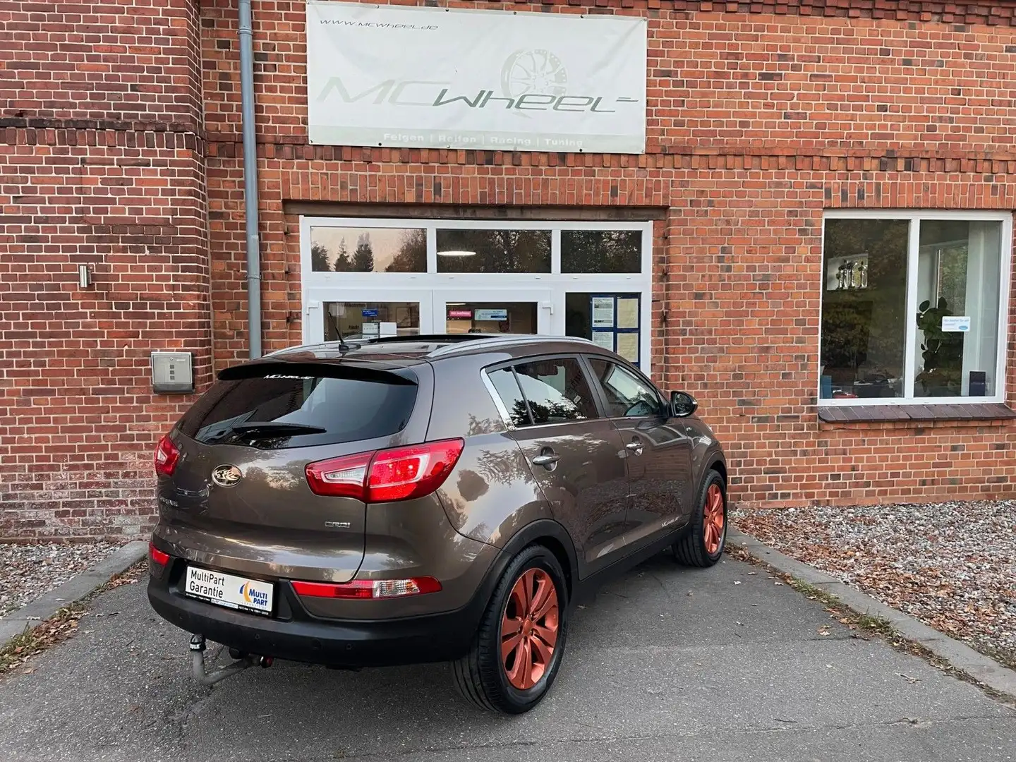 Kia Sportage Spirit 4WD VOLL+Pano+Navi+Leder+Xenon Beige - 2