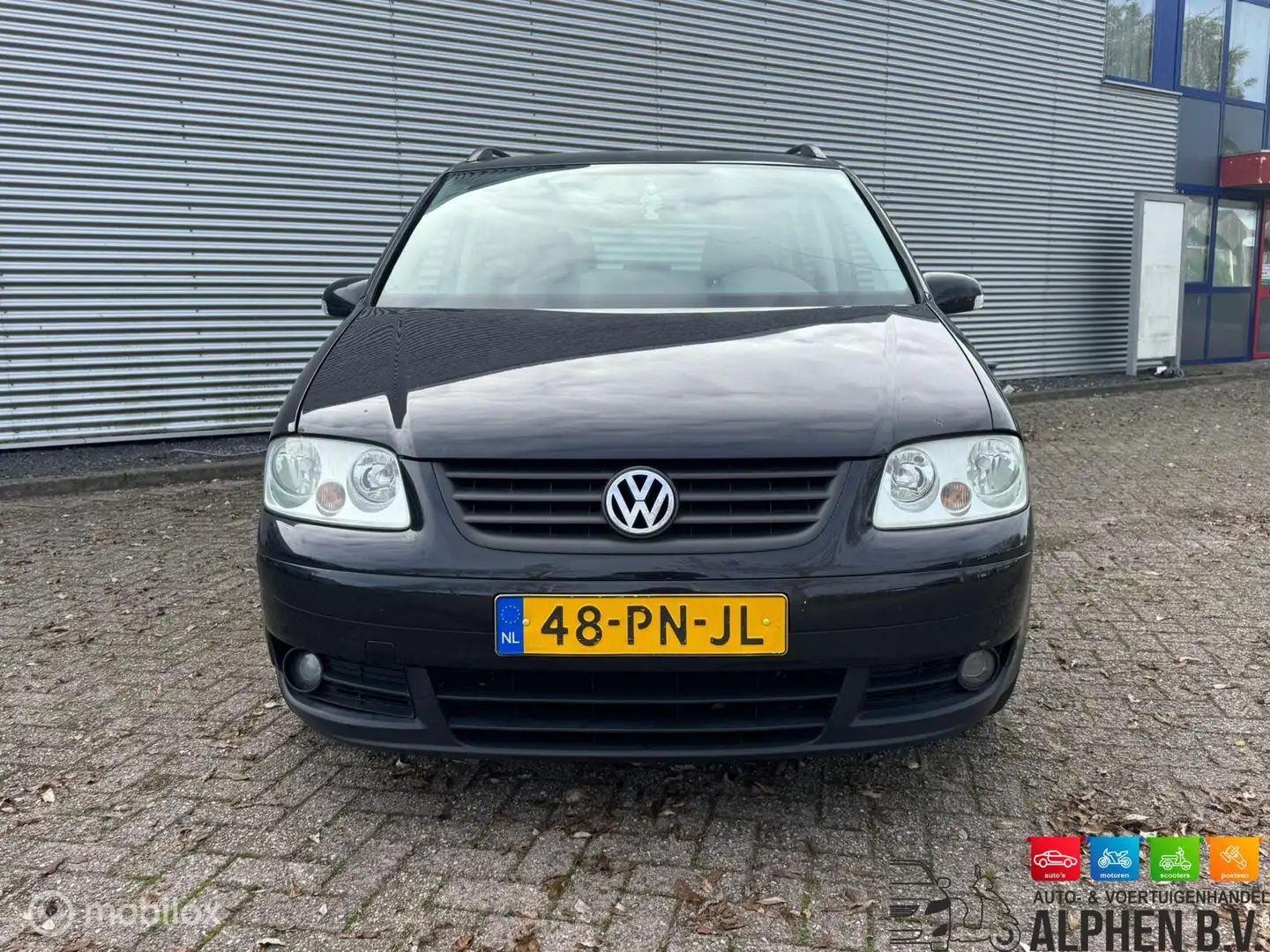 Volkswagen Touran 1.6-16V FSI Athene- 7 pers Zwart - 2