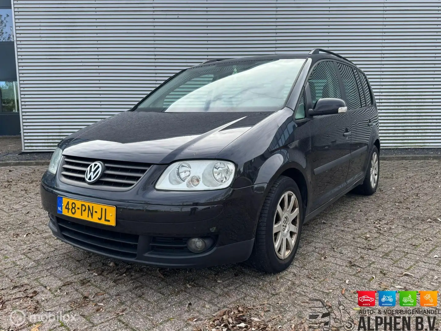 Volkswagen Touran 1.6-16V FSI Athene- 7 pers Zwart - 1