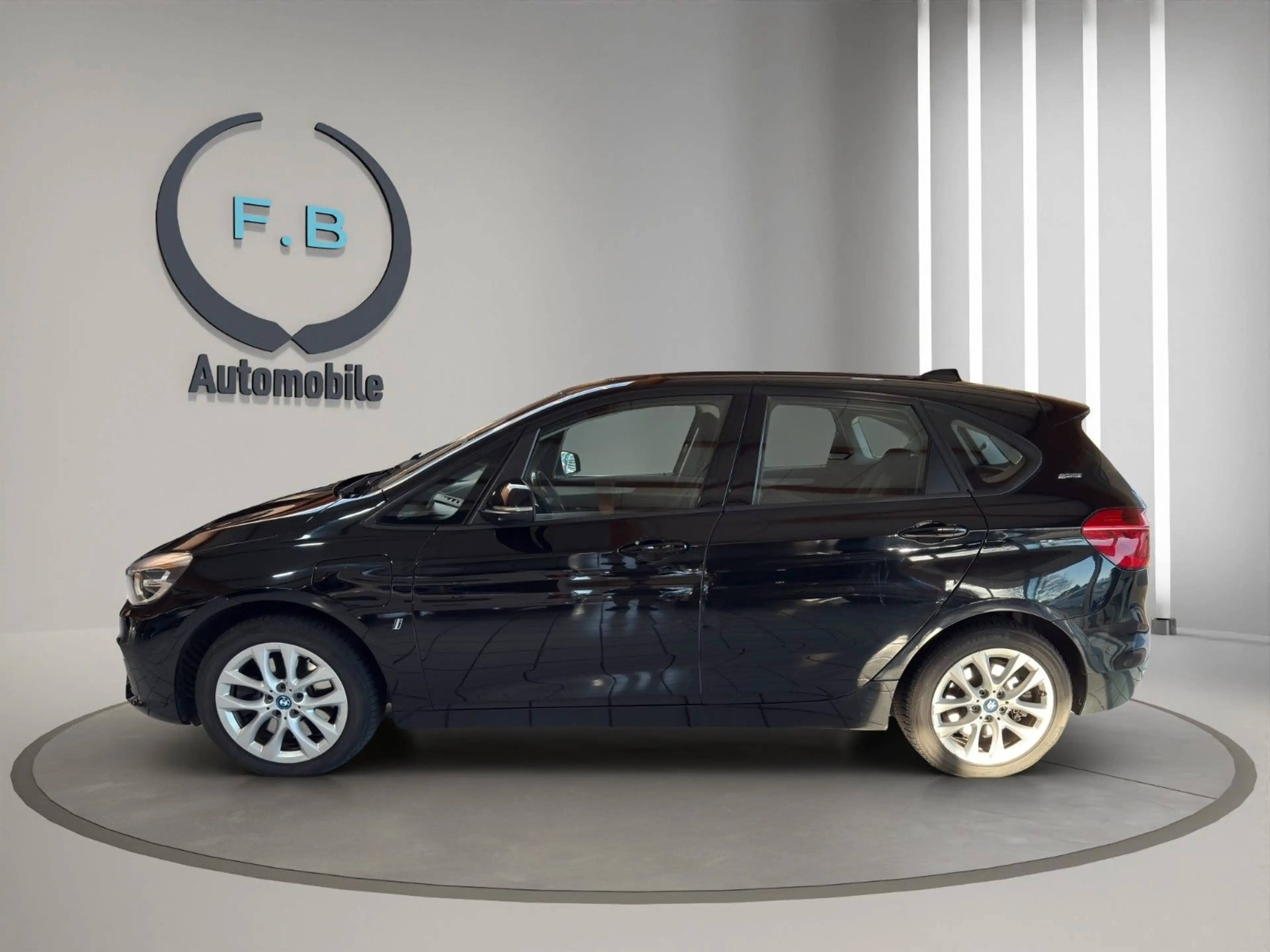 BMW 225 xe Advantage/HYBRID/SHZ/PDC/SD/PD/UVM.. — photo 6