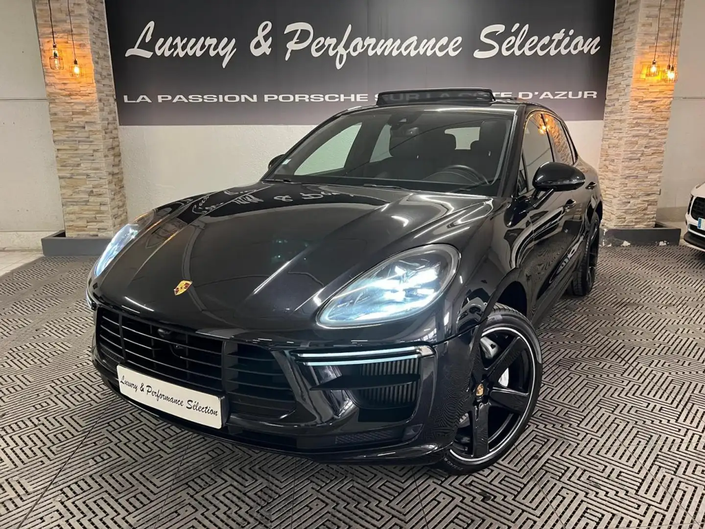 Porsche Macan PHASE 2 TURBO 2.9 V6 440ch PDK - 76000km - Immat FR - Carnet à jour - Options+++ Schwarz - 1