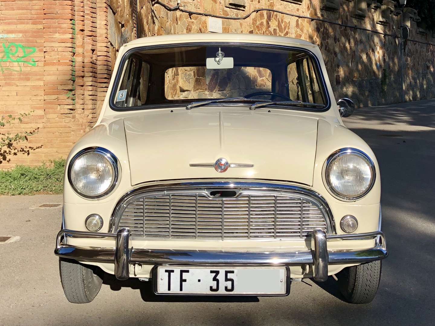 Austin Mini Coche pequeño en Blanco clásica en BARCELONA por ...