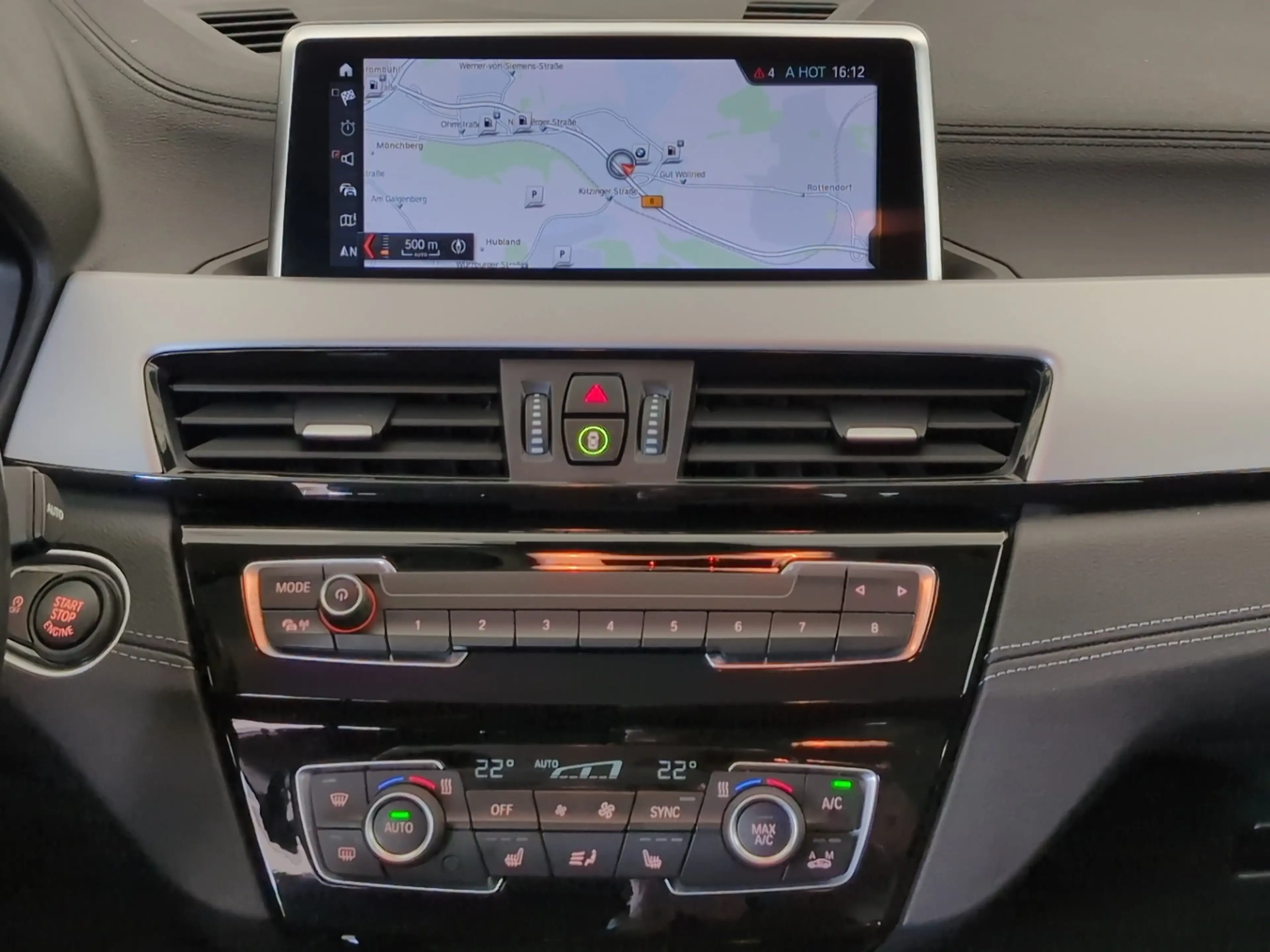 BMW X2 sDrive18i Navi/LED/AHK/PDC/DAB/SLI — photo 7