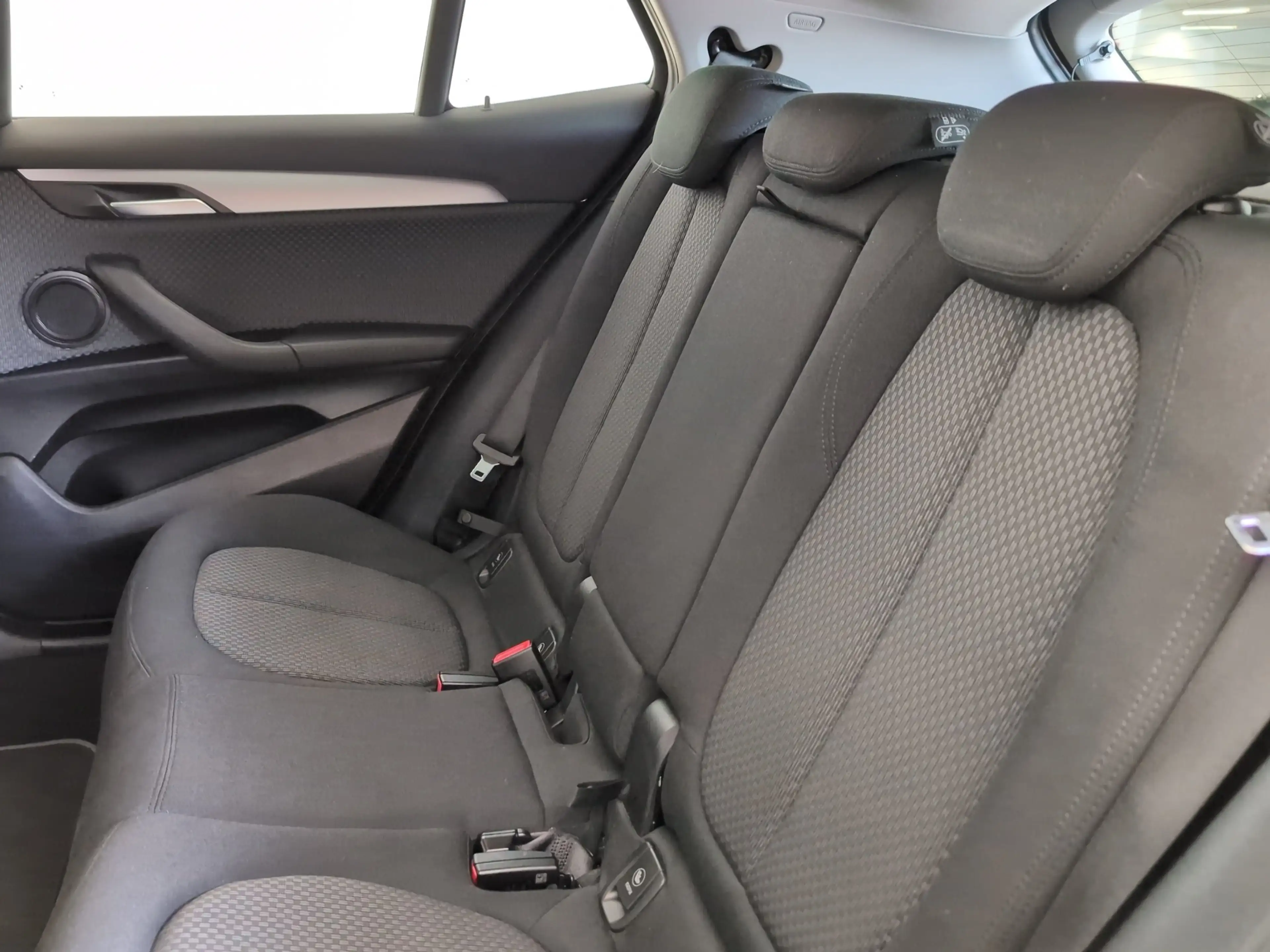 BMW X2 sDrive18i Navi/LED/AHK/PDC/DAB/SLI — photo 5