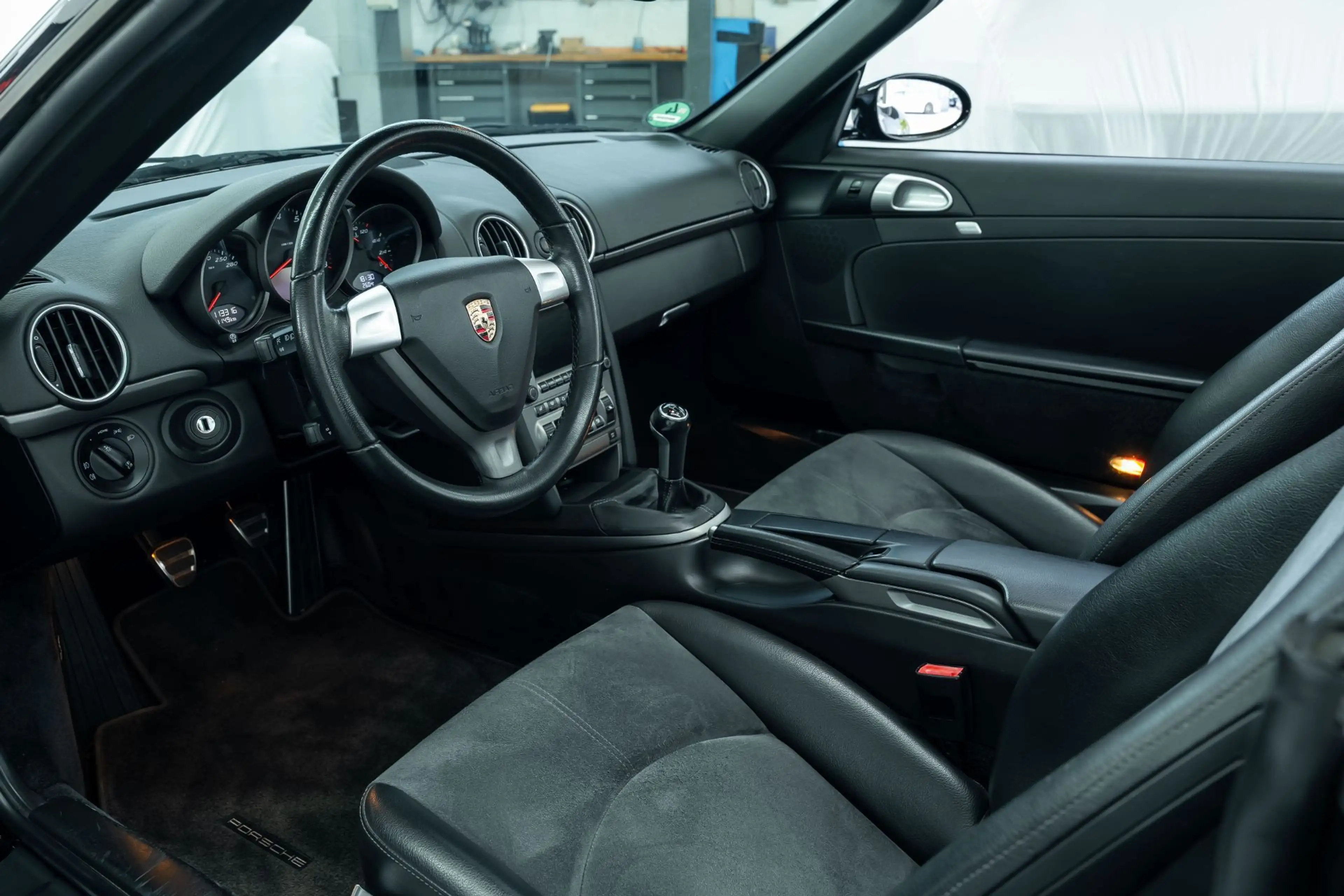 Porsche Boxster 2.7 — photo 15