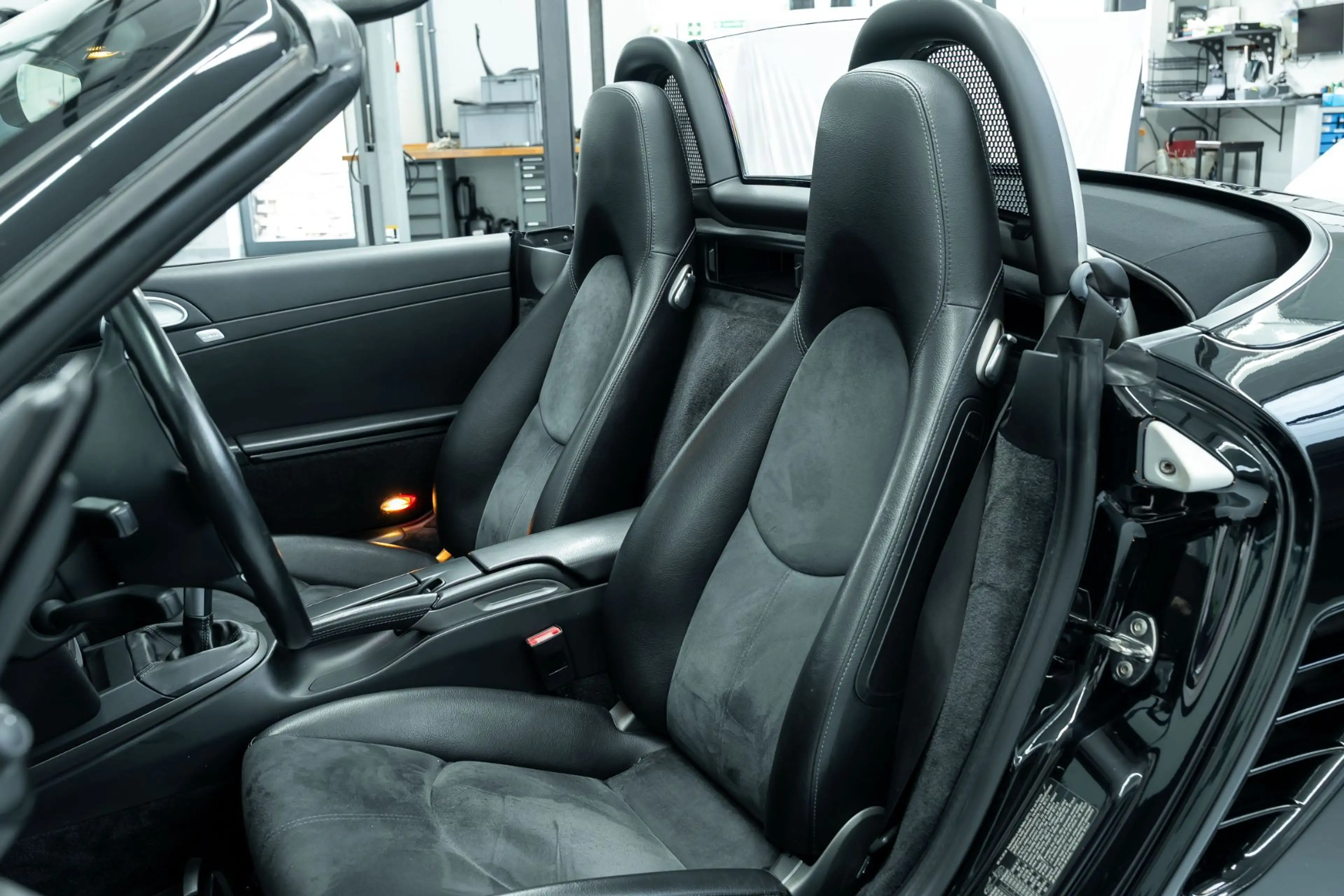 Porsche Boxster 2.7 — photo 10