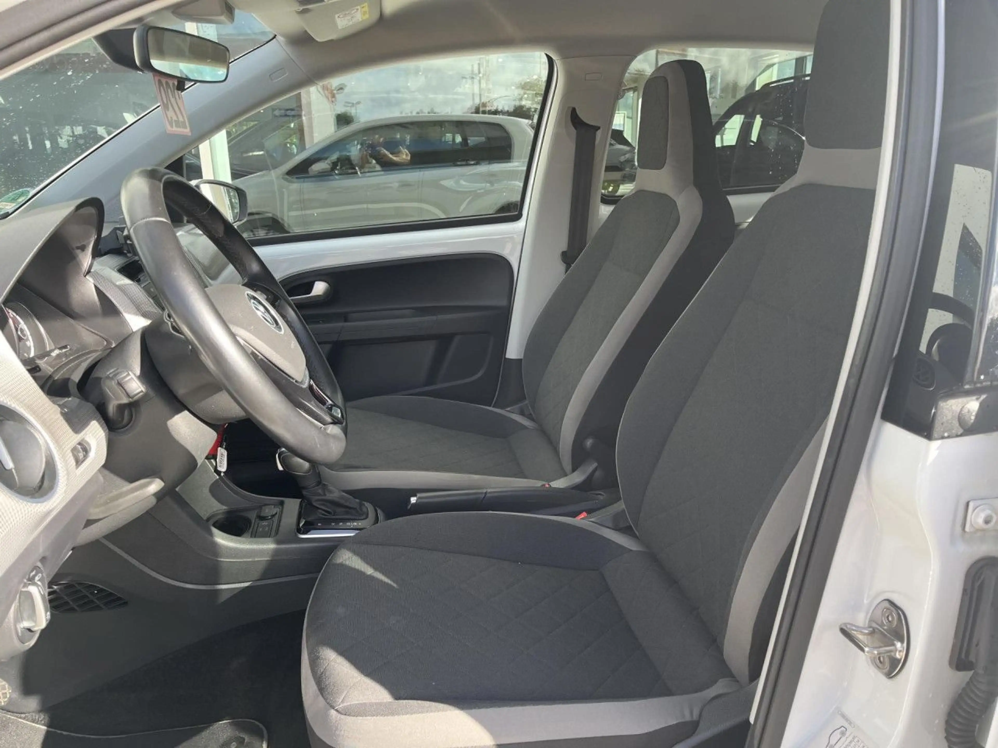 Volkswagen e-up! e-up Plus Style 32,3 kWh GAR 08/27 Bluetooth — photo 4