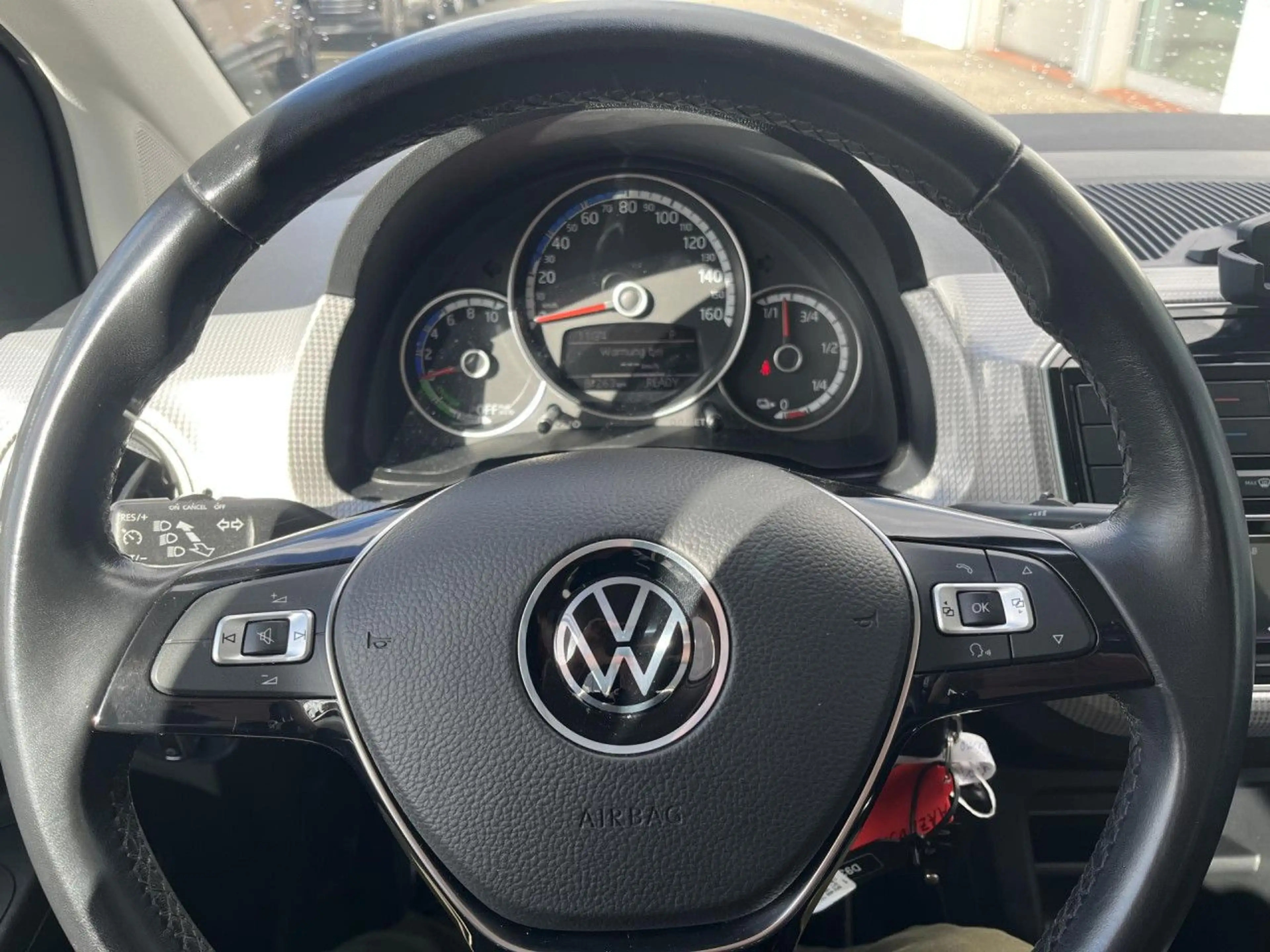 Volkswagen e-up! e-up Plus Style 32,3 kWh GAR 08/27 Bluetooth — photo 10