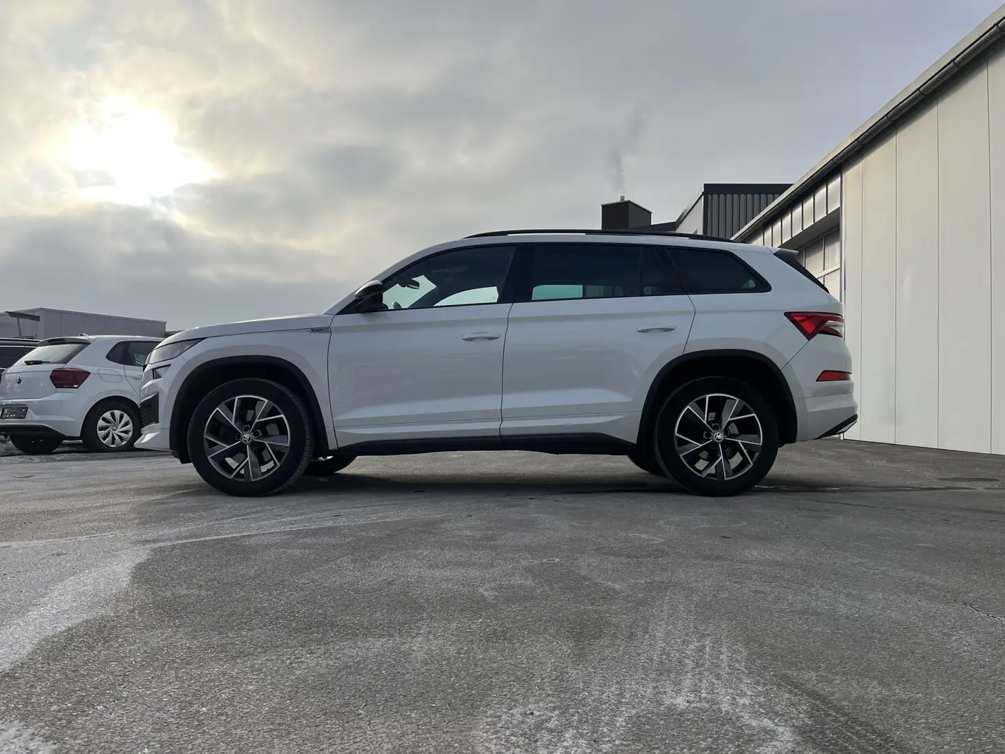 Skoda Kodiaq 2.0 TDI DSG 4x4 Sportline 219€ m.20% Anz. AHK Vi Blanc - 2