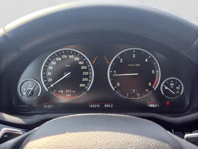 BMW X4 view 11