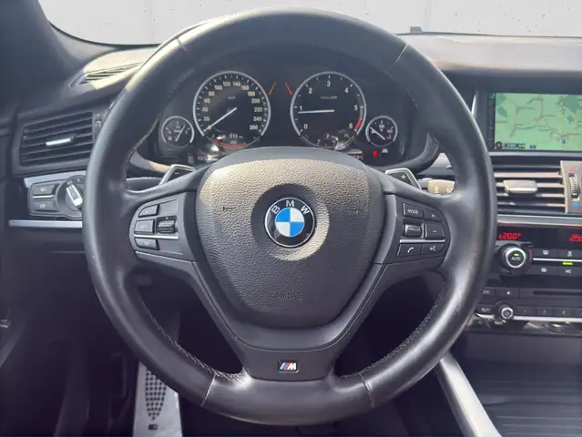 BMW X4 view 12