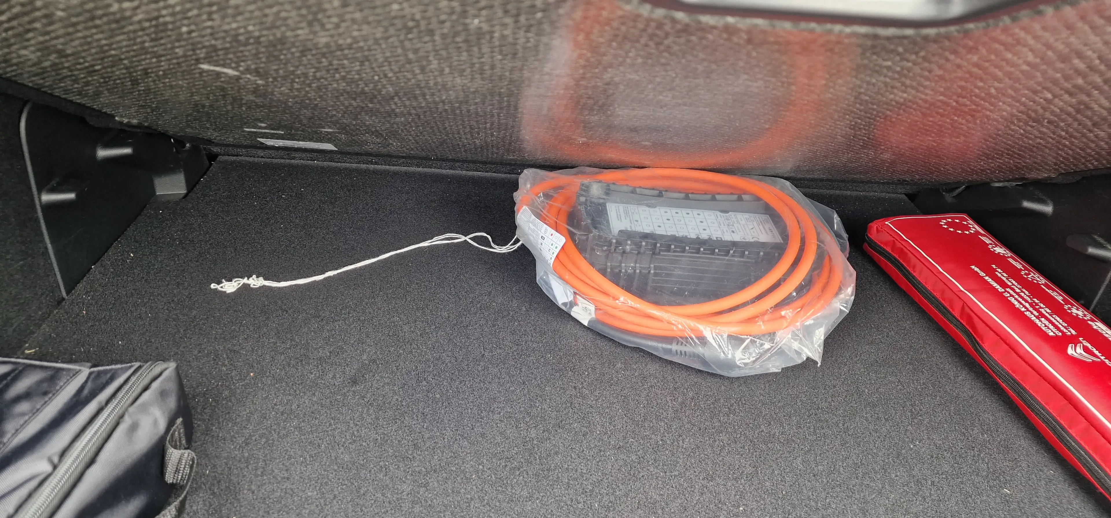 Citroen E-C4 Electric C4 Elektro 136 SHINE — photo 9